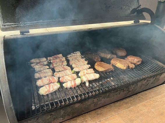jalapeno poppers and filets on the grill