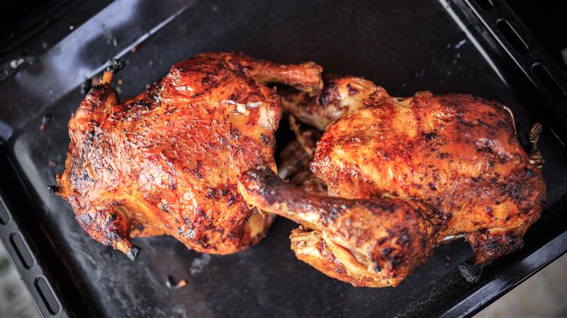 Slow Cook Chicken on the Gas Grill - Dwayne & Dorinda Cobb